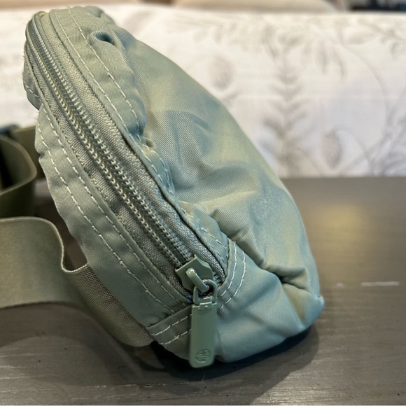 GAIAM Yoga Green Fanny Pack Belt Bag - Picture 6 of 11